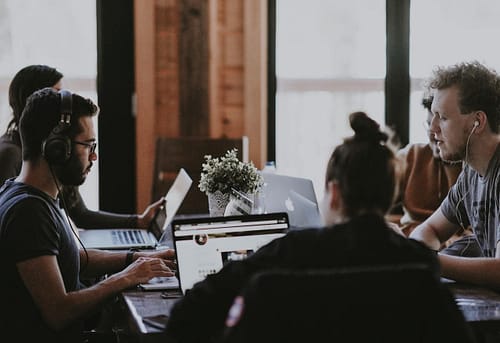 Equipo De Trabajo Motivado Y Feliz Diseno Web